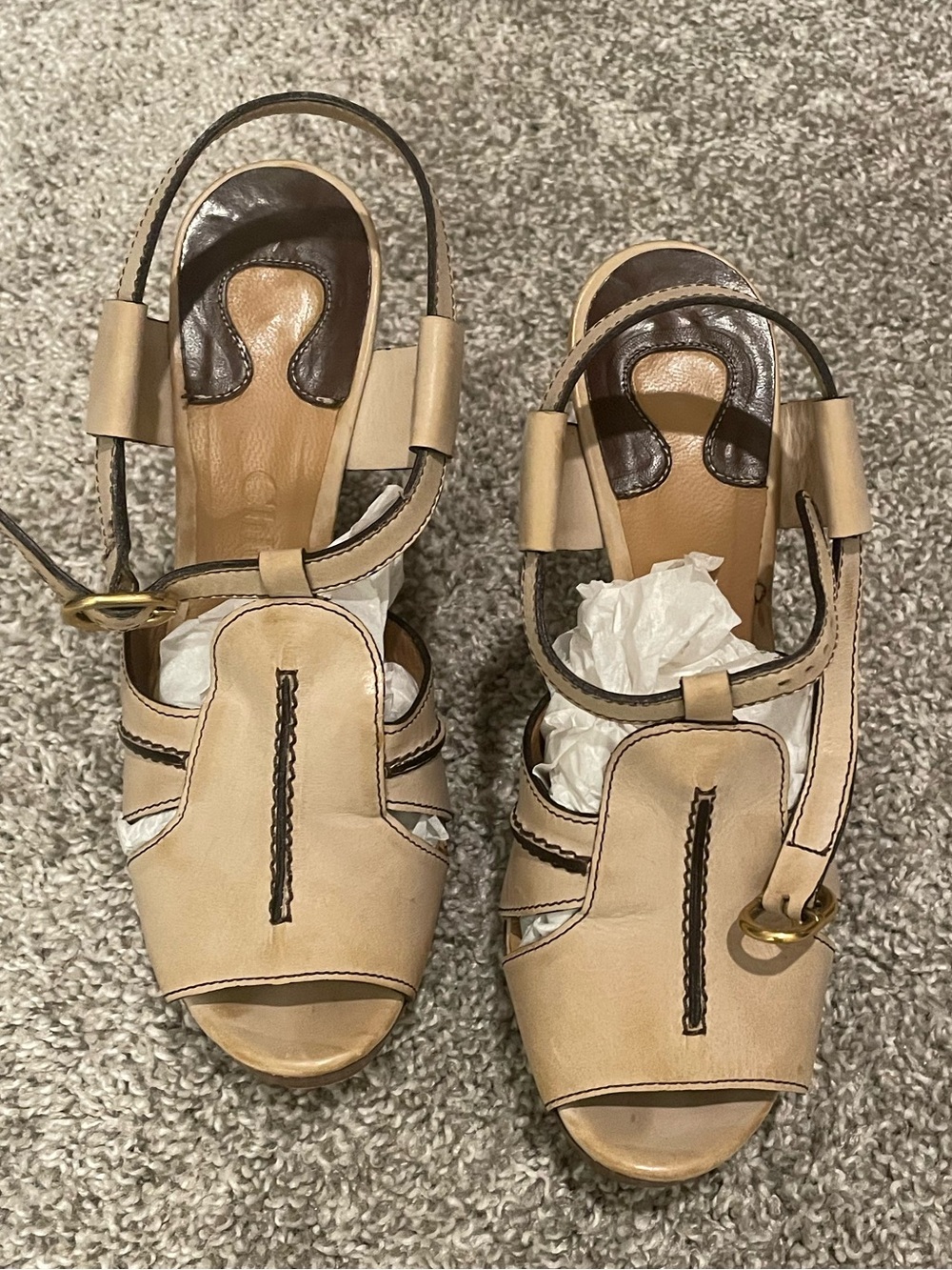 Chloe light beige Saturnia calf leather wedges